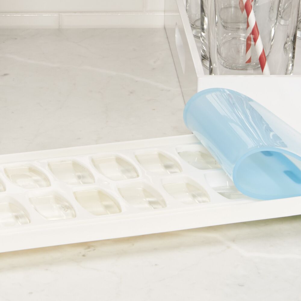 No-Spill Ice Cube Tray B1