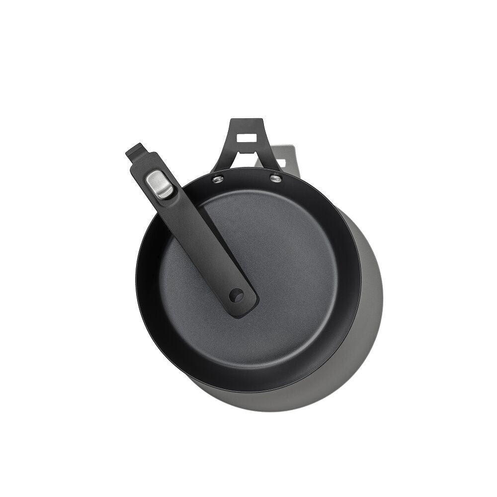 Carbon Steel With Removable Handle 8in Pan P7