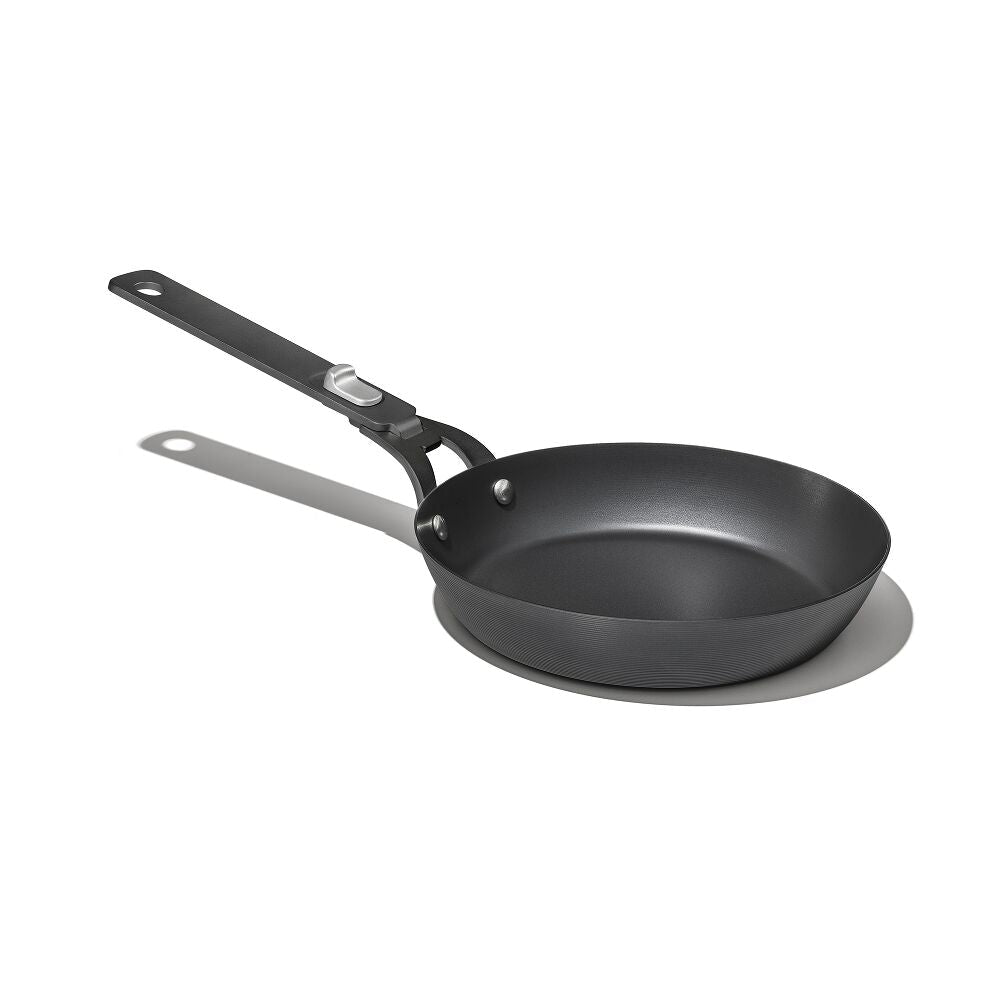Carbon Steel With Removable Handle 8in Pan P7