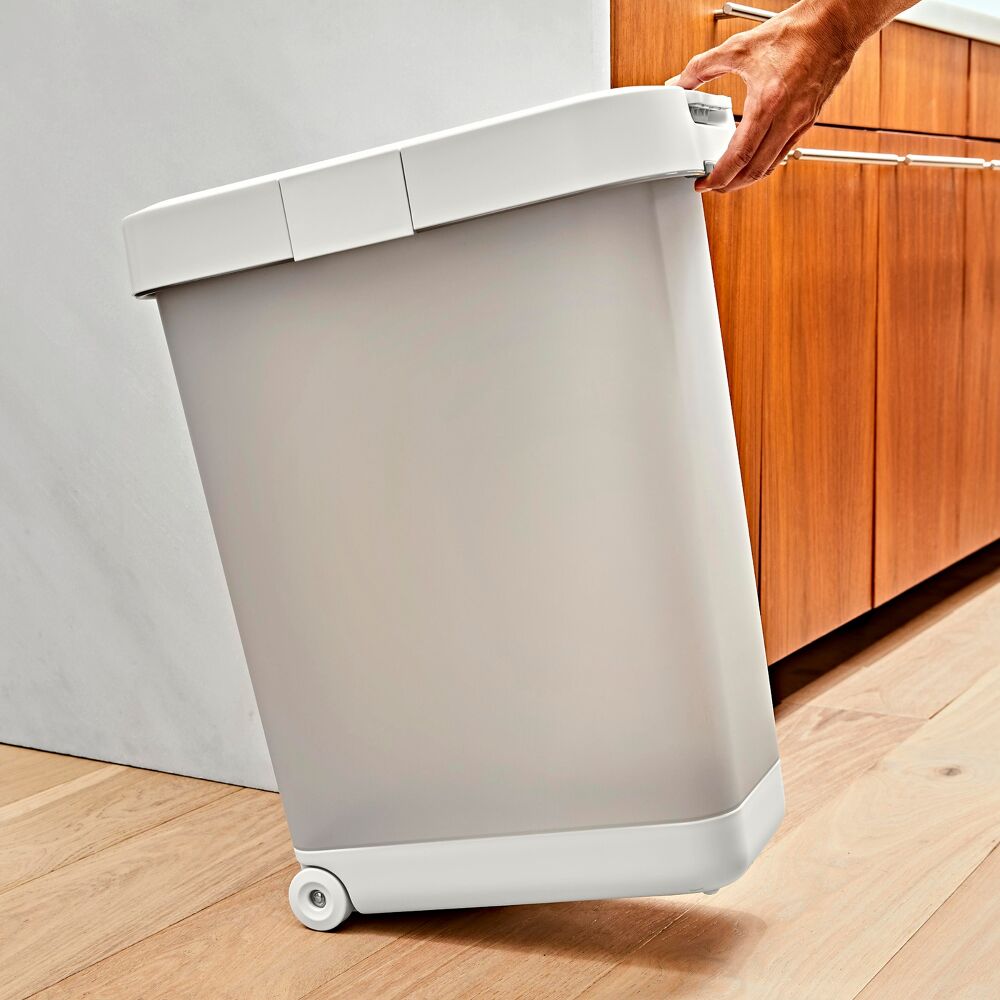 OXO Pet Airtight Food Container with Scoop — Extra Large O5