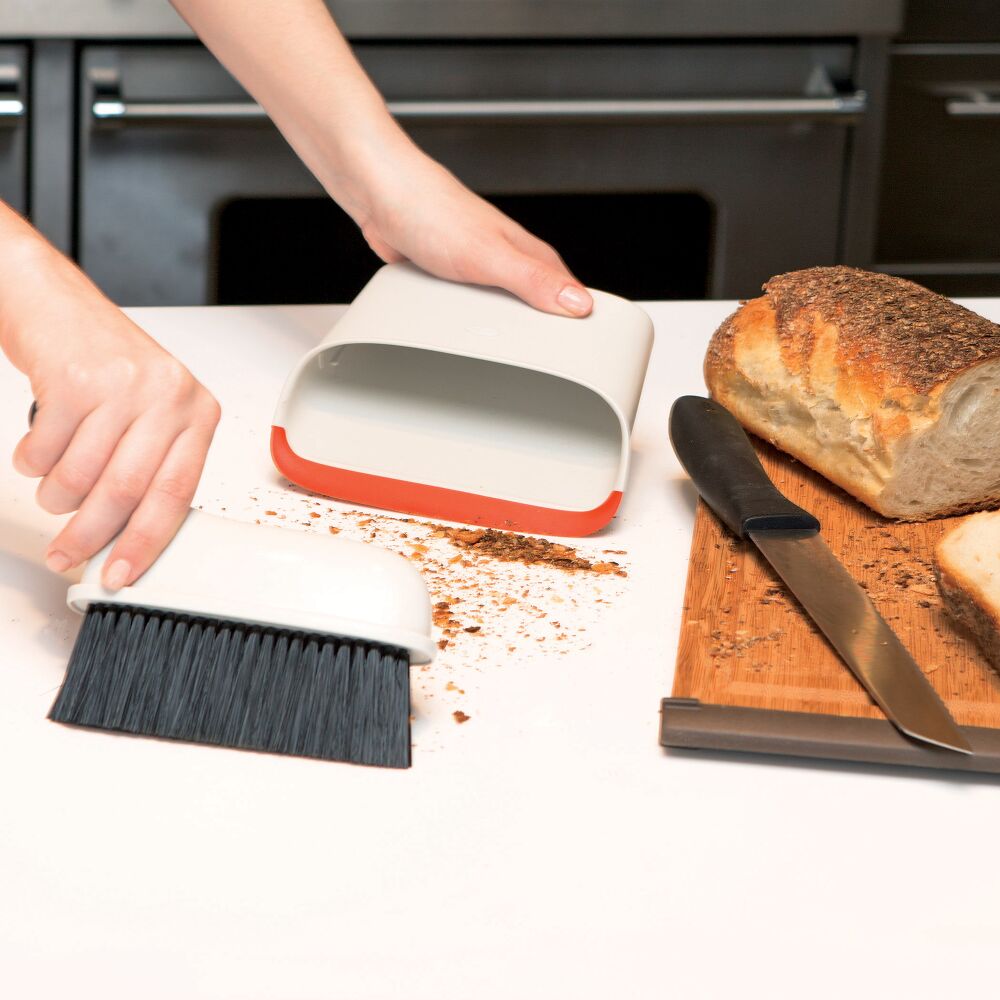 Compact Dustpan & Brush Set D2