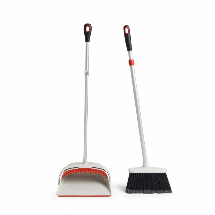 Large Sweep Set with Extendable Broom X6