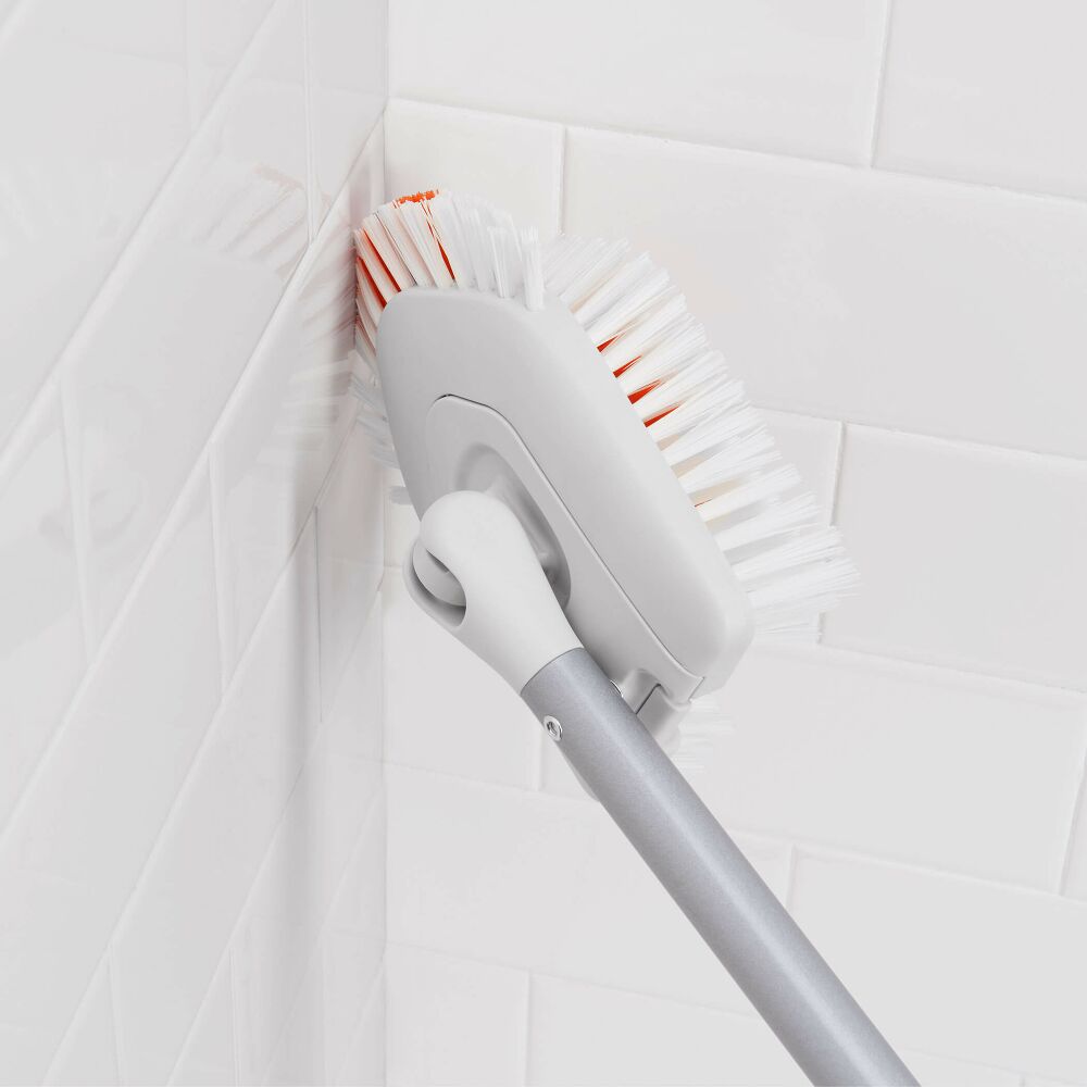 Extendable Tub & Tile Brush I6