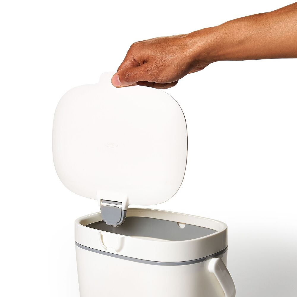 Easy-Clean Compost Bin - 1.75 Gal F9