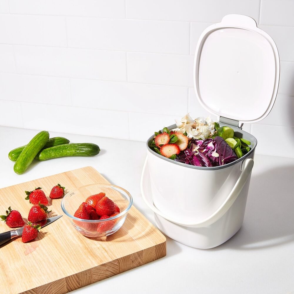 Easy-Clean Compost Bin - 0.75 Gal V7