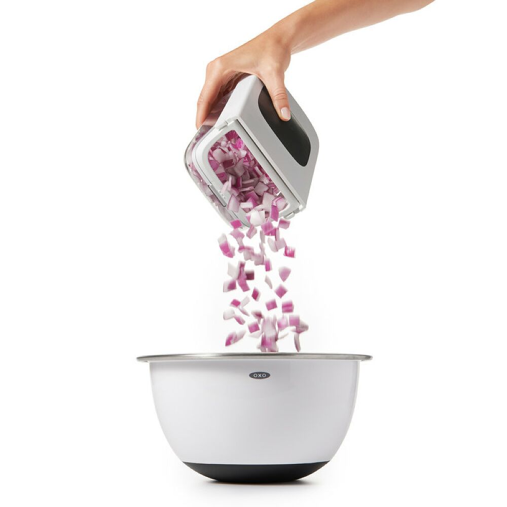 Vegetable Chopper with Easy-Pour Opening K6