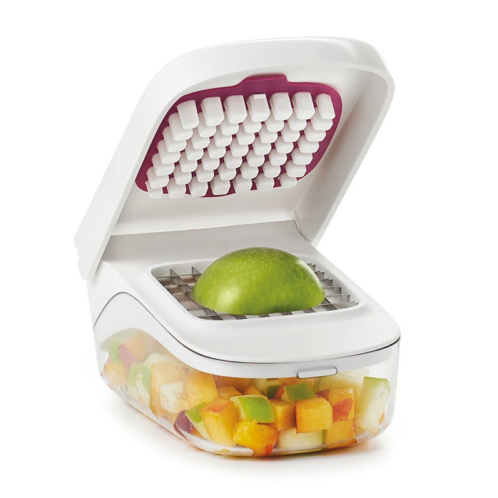 Vegetable Chopper with Easy-Pour Opening Q4