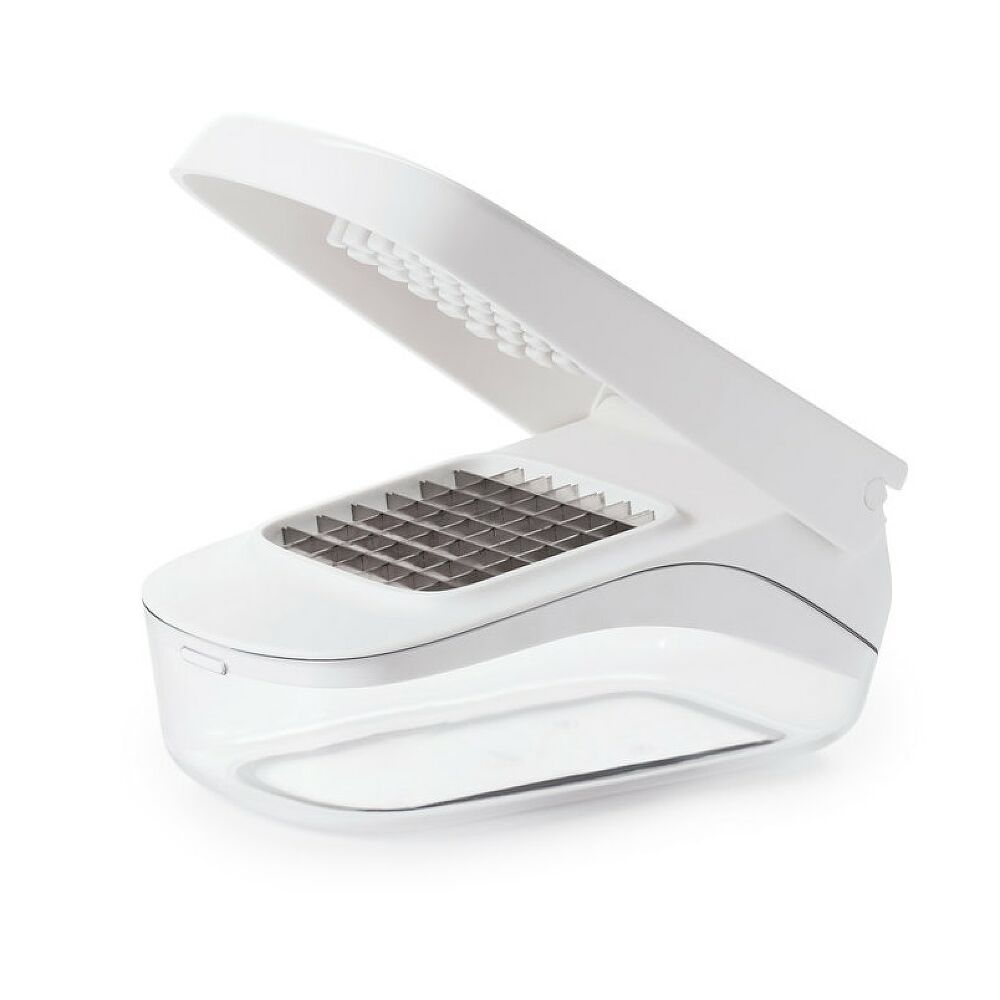 Vegetable Chopper with Easy-Pour Opening Q4