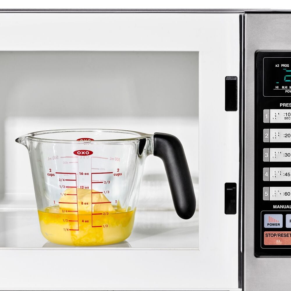 2 Cup Glass Measuring Cup with Lid C6